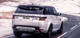 Le nouveau Range Rover Sport HST bénéficie des performances d'un six-cylindres en ligne